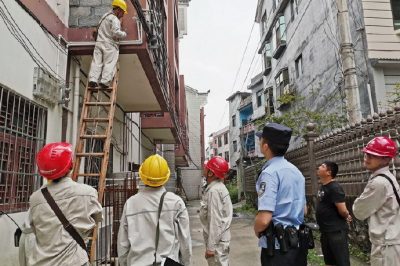 酉陽(yáng)供電公司聯(lián)合江津區(qū)公司共同開展反竊電