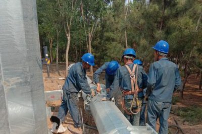 陵城區(qū)供電公司開(kāi)展110千伏真卿線(xiàn)組塔工作