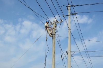 淮安淮陰劉老莊供電所：農(nóng)網(wǎng)升級(jí)改造，迎夏峰