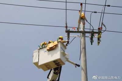 10千伏餐具線78號和79號桿之間新立15米線桿1基，并進行帶電接火作業(yè)