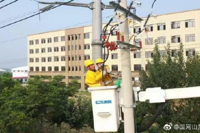 10千伏威龍線17號桿帶電加裝橫擔及跌落式熔斷器