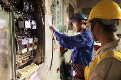 電動(dòng)汽車(chē)智能充電樁進(jìn)駐政府車(chē)庫(kù)