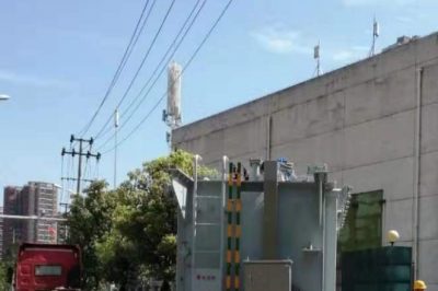 抓緊進(jìn)行110千伏1號(hào)主變擴(kuò)建工程設(shè)備安裝及就位工作