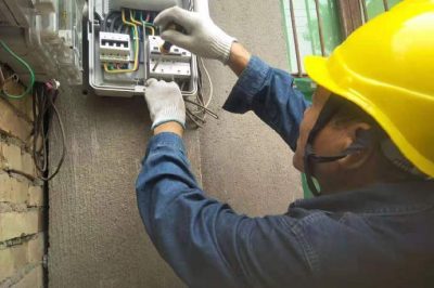 調(diào)整新市街辦高廟村抗旱變存在三相電壓不平衡消除設備隱患