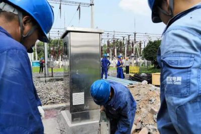 瀘州供電公司忙著進行線路紅外測溫 主變加裝散熱風扇