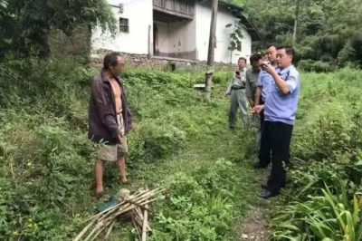 居民用鐵絲圍了個(gè)電圈 警察叔叔知道了火速上門