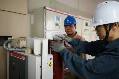 110千伏太平門變電站維保消缺兩條重要保電線路的間隔開關