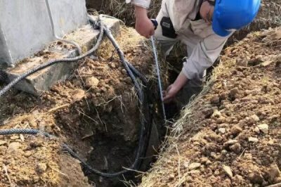 線路內接地電阻測量不合格的桿塔基礎采用新型材料石墨接地進行改造