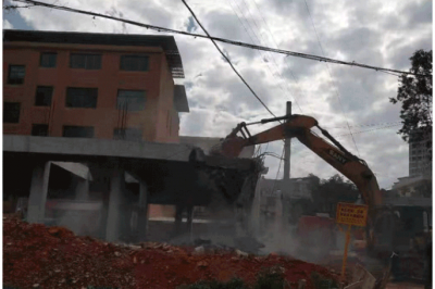 市政府：高壓線下建房，拆！