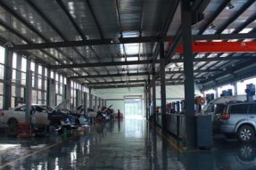 重慶嘉峰中輪汽車修理廠50kⅥA箱變安裝工程