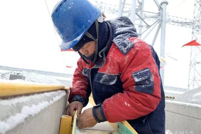 太嚇人-電塔胖了半米！