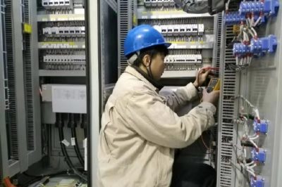送變電公司調試人員迅速排查并更換交流采樣板件