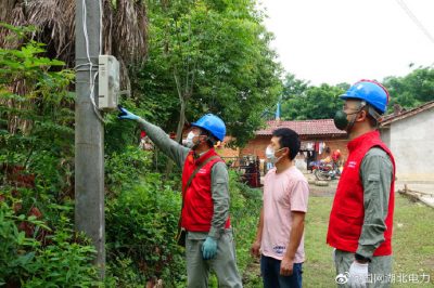 小龍蝦很“嬌氣”，“電保姆”一起來照顧