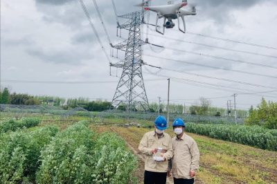 江蘇檢修公司利用無人機(jī)巡視檢查