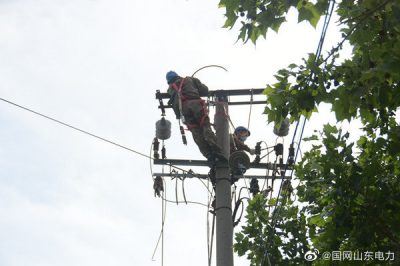 更換絕緣導(dǎo)線，安裝智能開關(guān)和斷路器