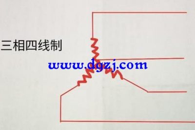為什么電線桿有四根高壓線？