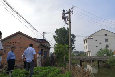 安裝拉線解決線路弧垂大