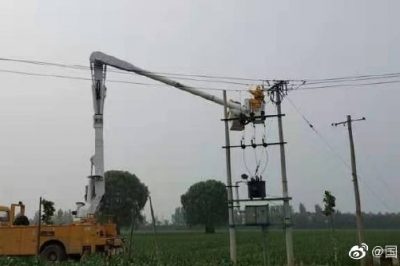 帶電作業(yè)本領(lǐng)強(qiáng)，客戶用電有保障