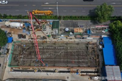 開(kāi)展南京鐘山變電站增容改造工程110千伏綜合樓±0.00m層混凝土澆筑工作