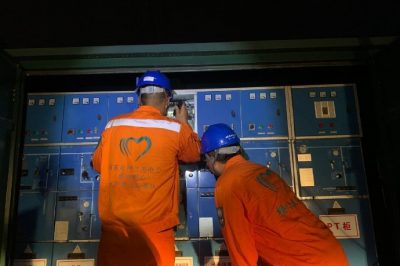 對(duì)10千伏周莊線、10千伏麗都線開展夜巡測(cè)溫工作