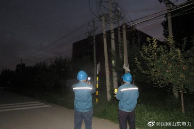 對(duì)轄區(qū)內(nèi)線路開(kāi)展夜巡