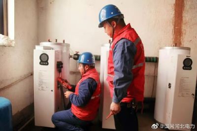 到西曲堤小學(xué)對電鍋爐等采暖設(shè)備進行全面檢查