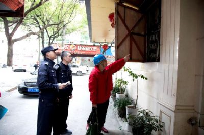 對(duì)全縣有私自啟用報(bào)停變壓器、竊電等行為的企業(yè)、用戶開展專項(xiàng)排查