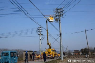 開展雄州變，龍池變，程橋變和長城變開展帶電安裝護套工作