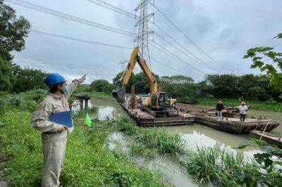 江蘇檢修公司對所轄1000千伏安塘線進行巡查